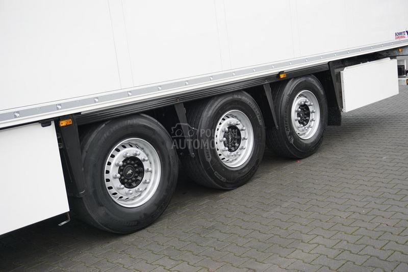 Schmitz Cargobull DOM1817
