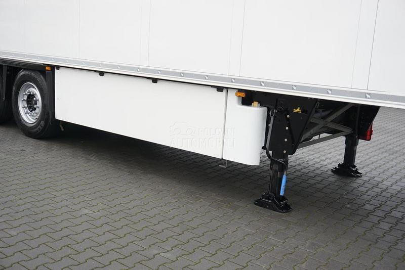 Schmitz Cargobull DOM1817