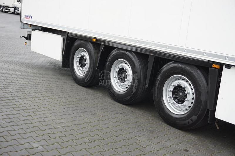 Schmitz Cargobull DOM1817