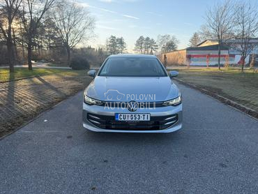 Volkswagen Golf 8 1.5 e tsi dsg