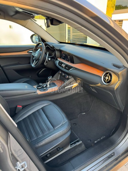 Alfa Romeo Stelvio 2.0 Q4
