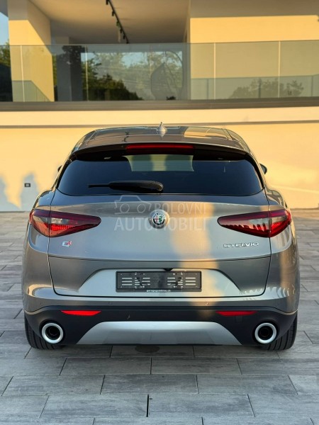Alfa Romeo Stelvio 2.0 Q4