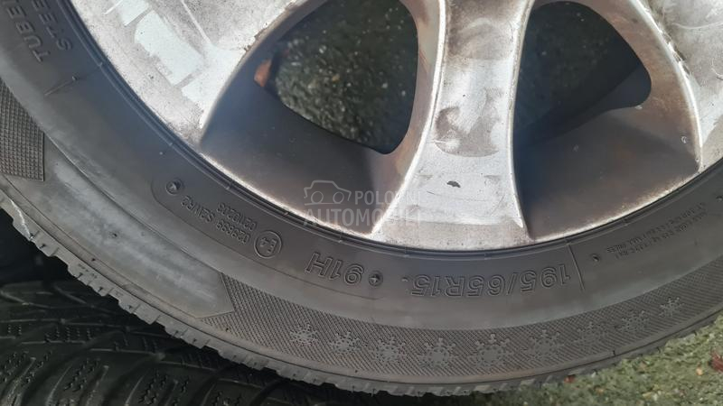 Dunlop 195/65 R15 Zimska