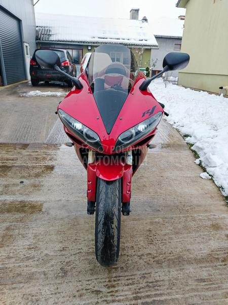 Yamaha R1