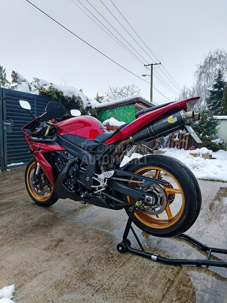 Yamaha R1