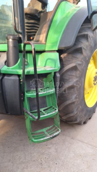 John Deere 8120