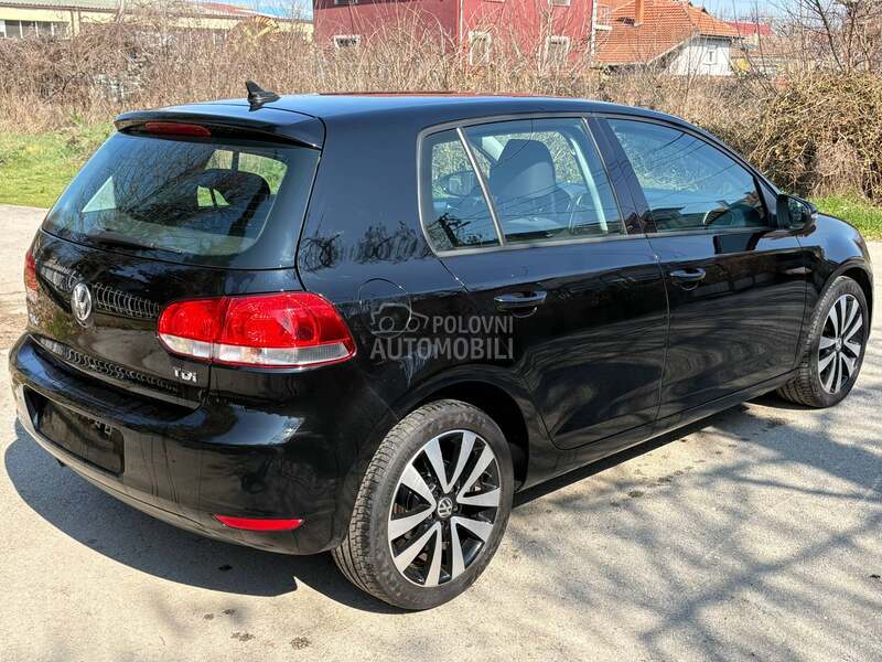 Volkswagen Golf 6 1.6 TDI BLUEMOTION