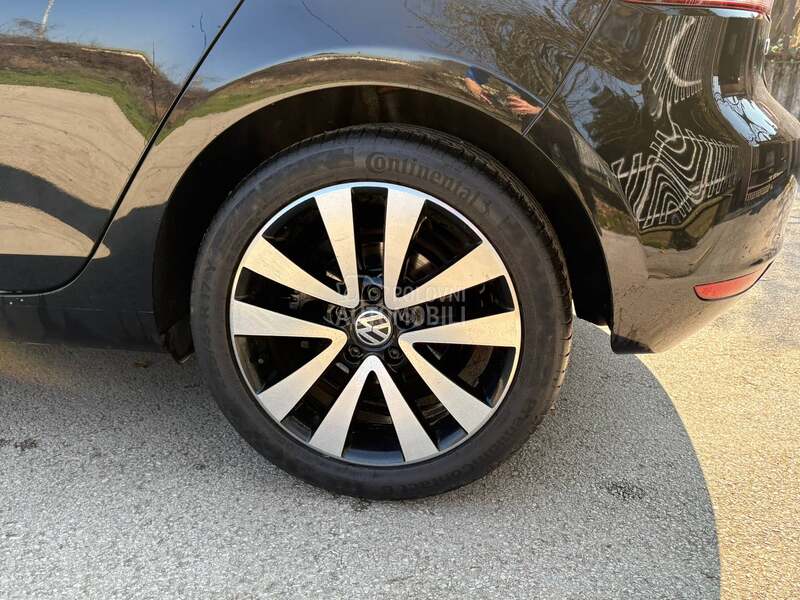 Volkswagen Golf 6 1.6 TDI BLUEMOTION