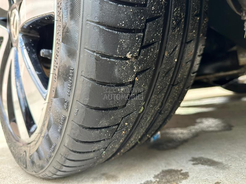 Volkswagen Golf 6 1.6 TDI BLUEMOTION