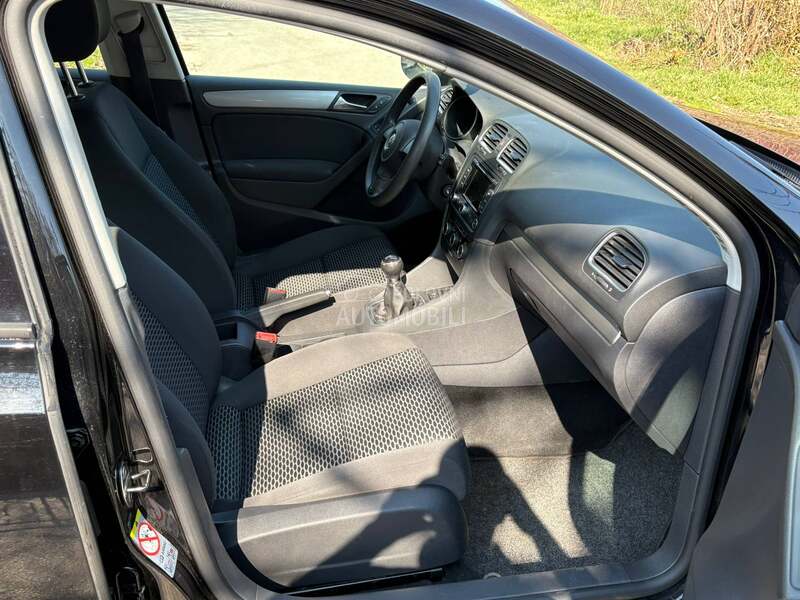 Volkswagen Golf 6 1.6 TDI BLUEMOTION