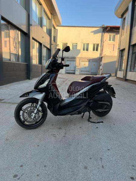 Piaggio Beverly 350 ST