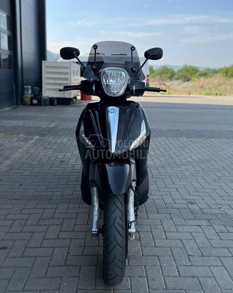 Piaggio Beverly 350 ST