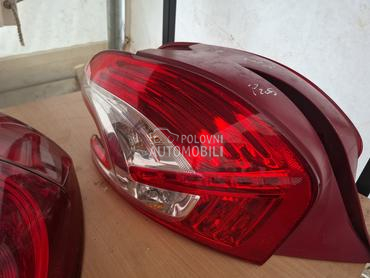 stop svetla za Peugeot 208