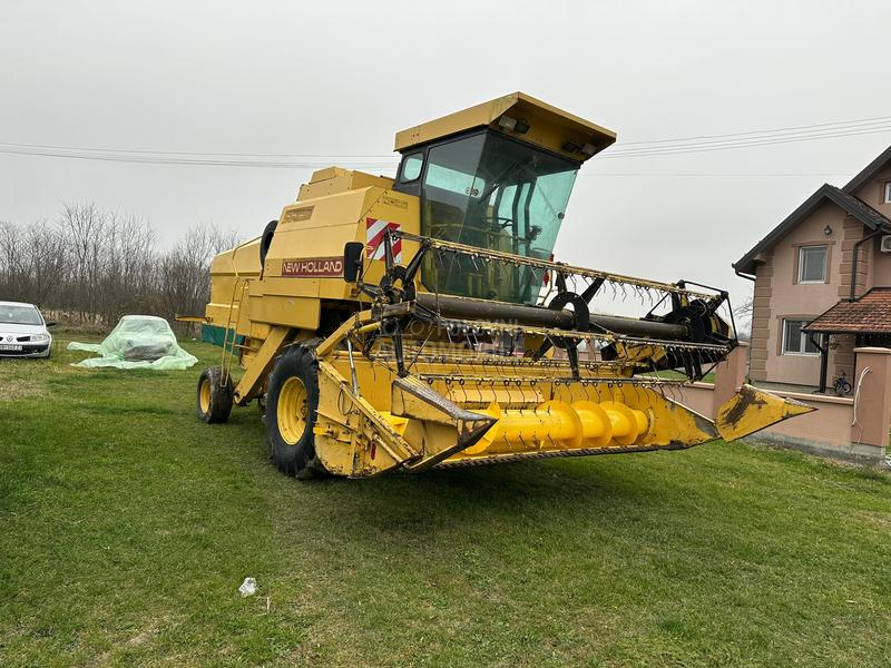 New Holland 8055