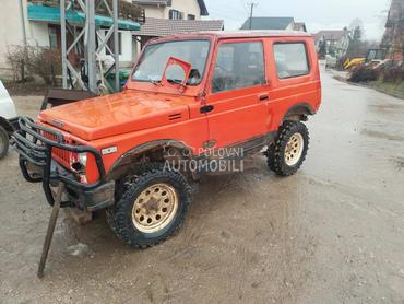 Suzuki SJ Samurai 