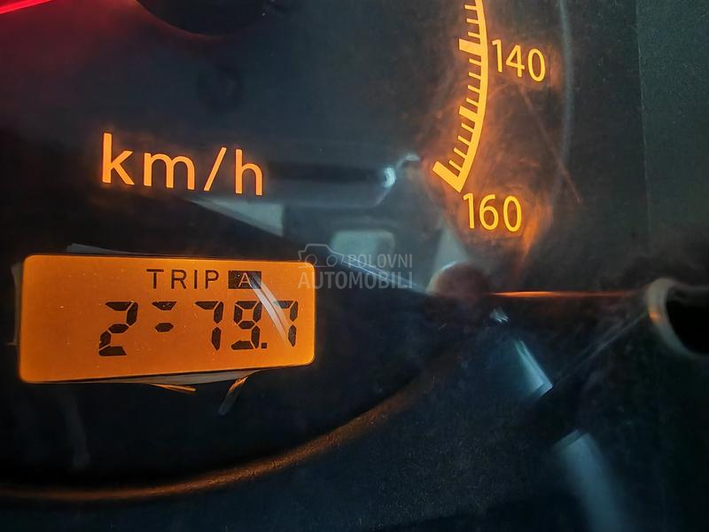 Nissan cabstar trostrani kiper