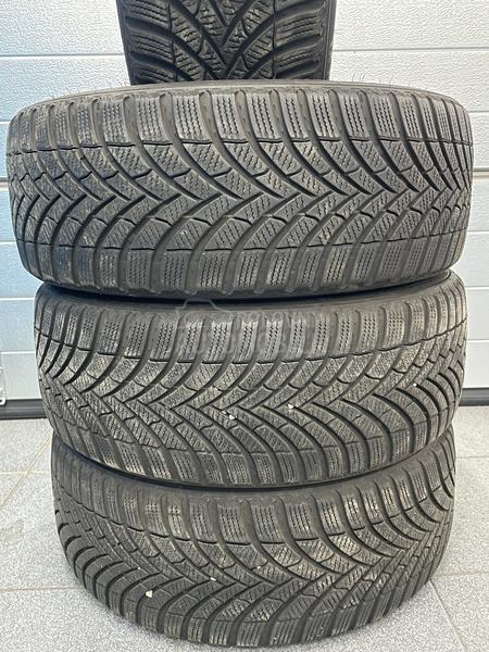 Semperit 205/45 R17 Zimska