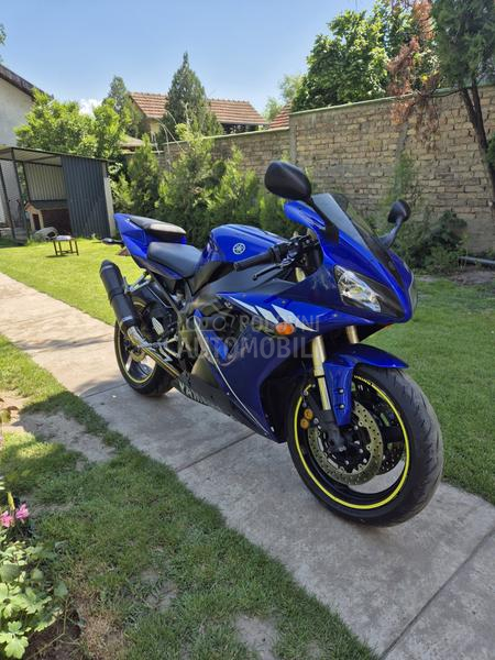 Yamaha R1