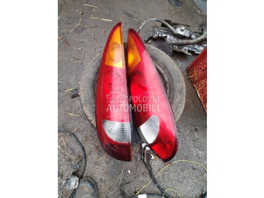 stop svetlo za Nissan Almera Tino od 1999. do 2006. god.