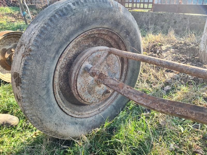 Osovina sa zaprežnih kola