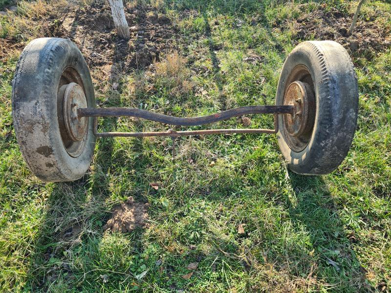 Osovina sa zaprežnih kola