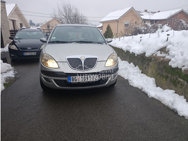 Lancia Ypsilon 1.2 8v