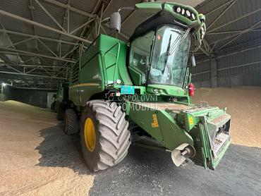 John Deere T660i