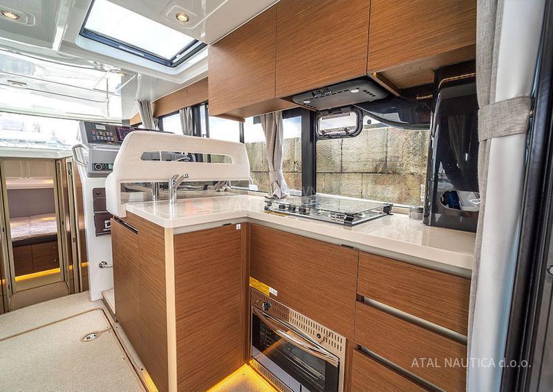 Delphia yachts 11 Sedan