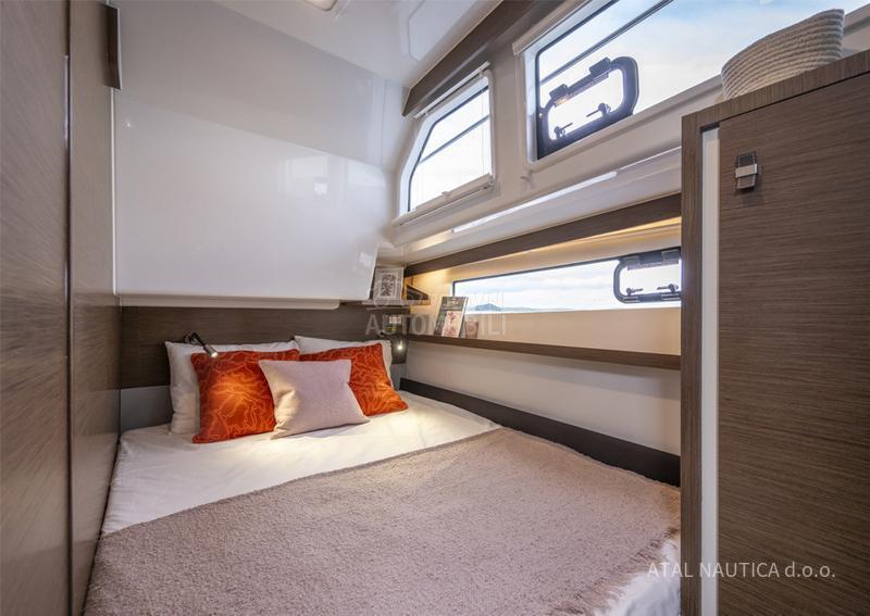 Delphia yachts 11 Sedan