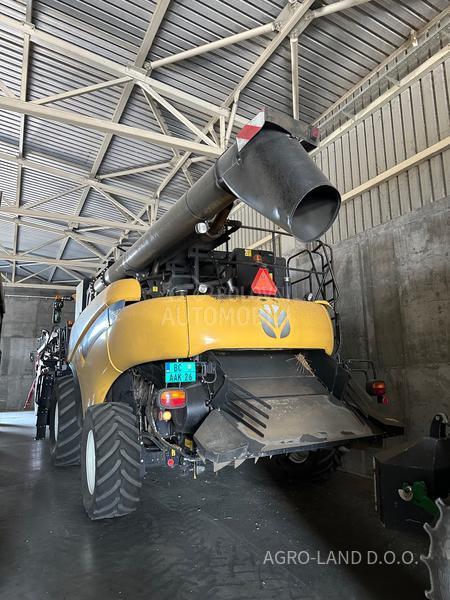 New Holland CR 8.90