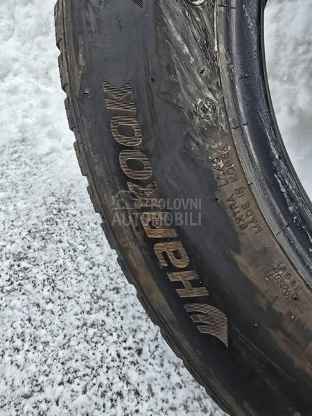 Hankook 235/60 R17 Zimska