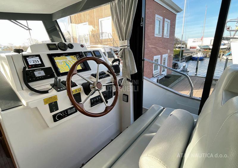 Delphia yachts 12 Sedan