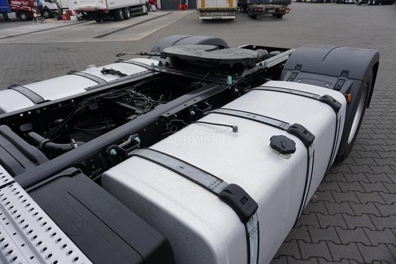 MAN TGX tegljač DOM1837