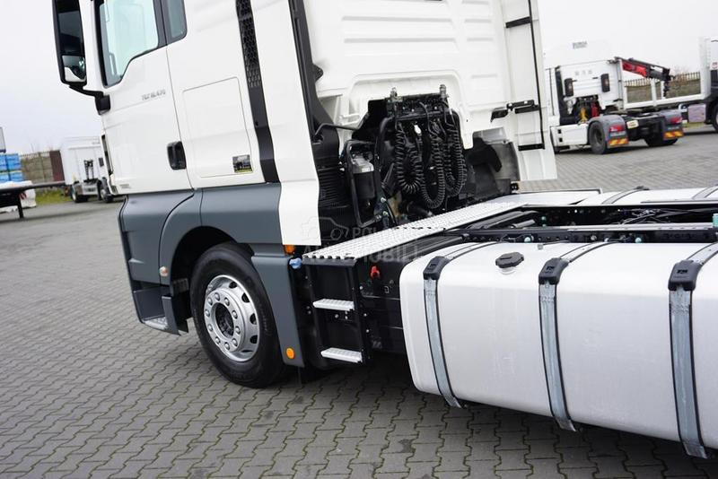 MAN TGX tegljač DOM1837