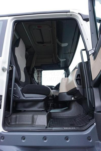 MAN TGX tegljač DOM1837