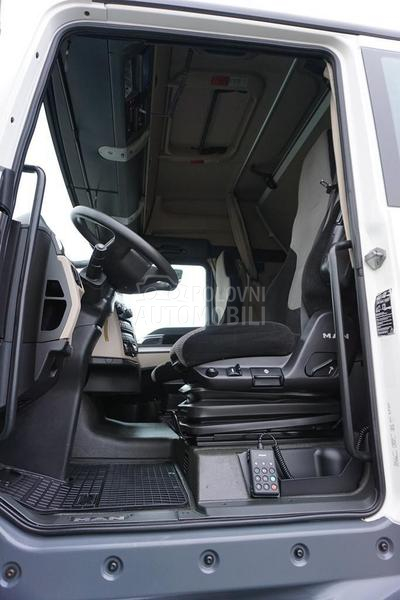 MAN TGX tegljač DOM1837