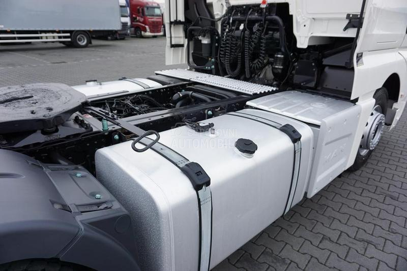 MAN TGX tegljač DOM1838