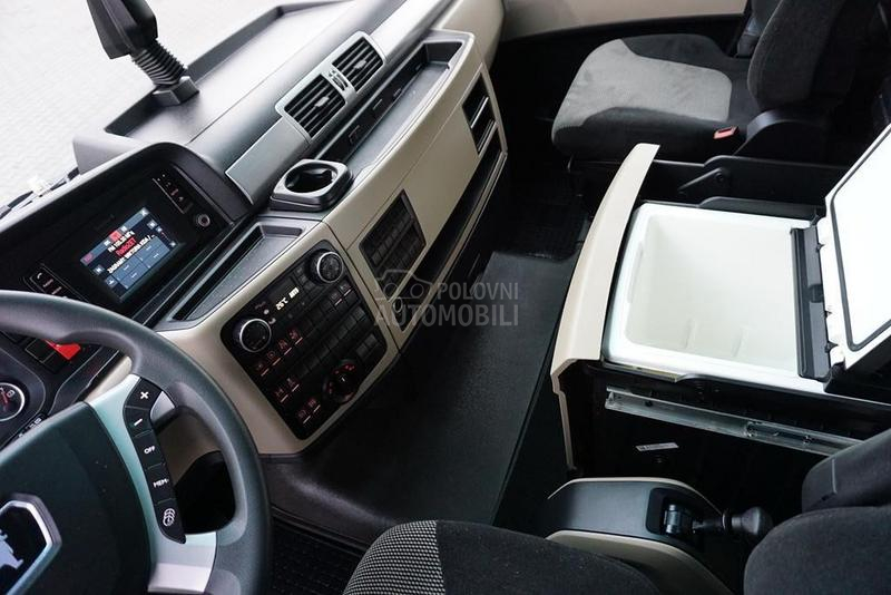 MAN TGX tegljač DOM1838