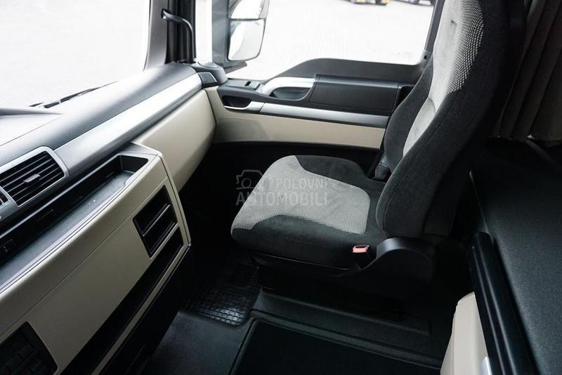 MAN TGX tegljač DOM1838