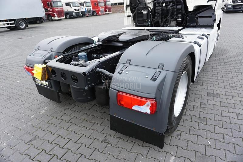 MAN TGX tegljač DOM1838