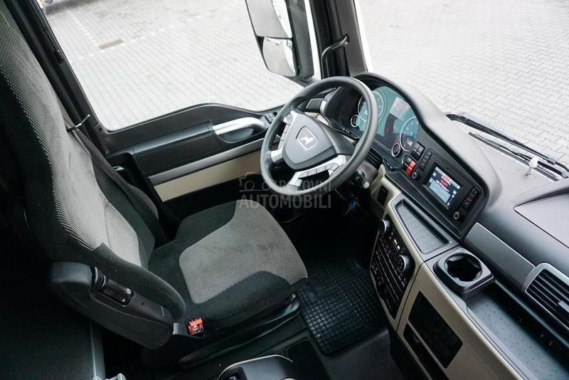 MAN TGX tegljač DOM1838