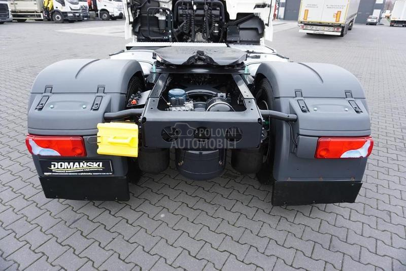 MAN TGX tegljač DOM1838