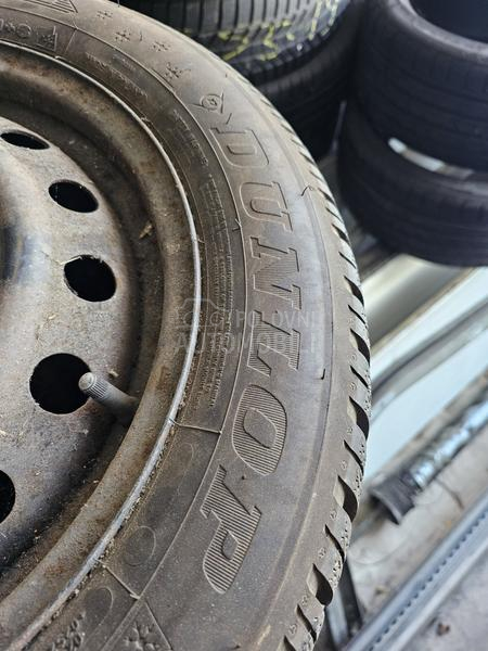 Dunlop 185/60 R15 Zimska
