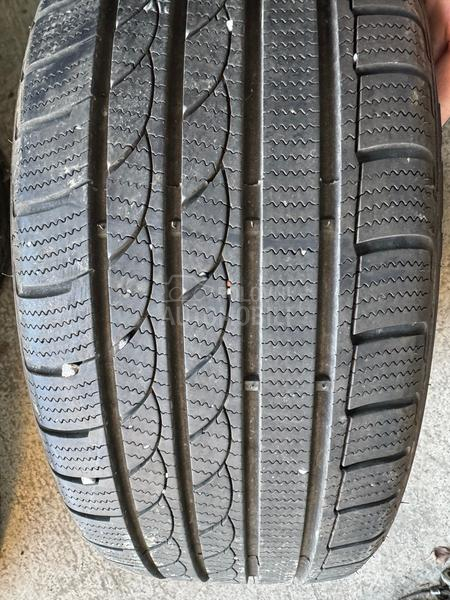 Imperial 215/40 R17 Zimska