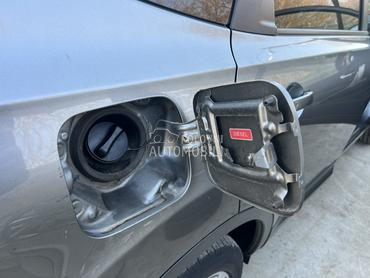 Poklopac rezervoara sivi KADG za Nissan Qashqai od 2006. do 2013. god.