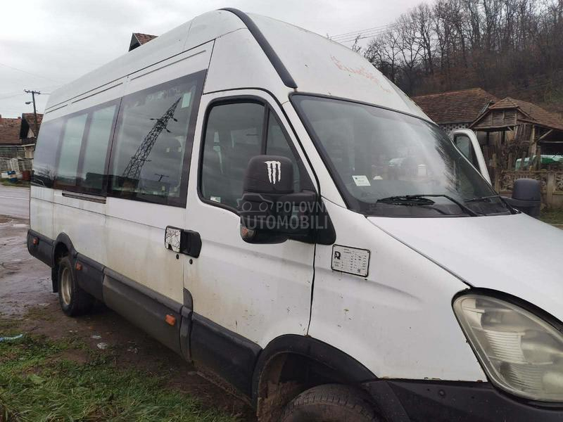 Iveco minibus