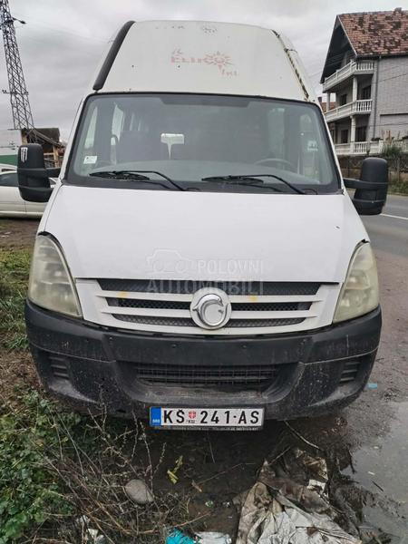 Iveco minibus