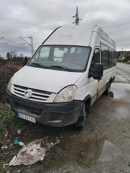 Iveco minibus