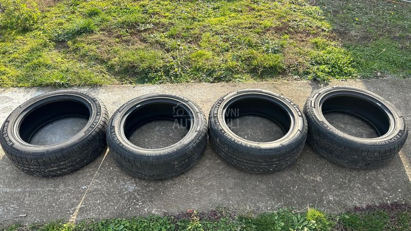 Petlas 235/55 R19 Zimska