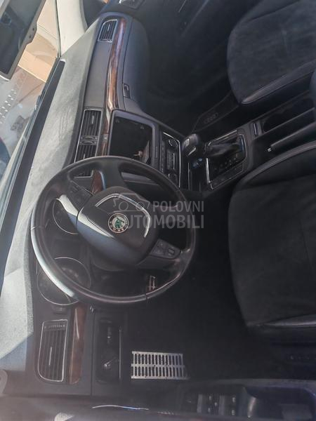 Škoda Superb 2011. god. -  kompletan auto u delovima